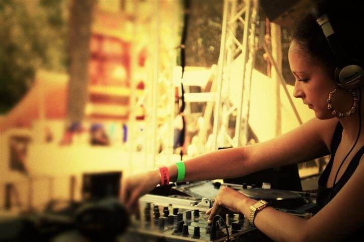 Synergy live artists 27112011 040
